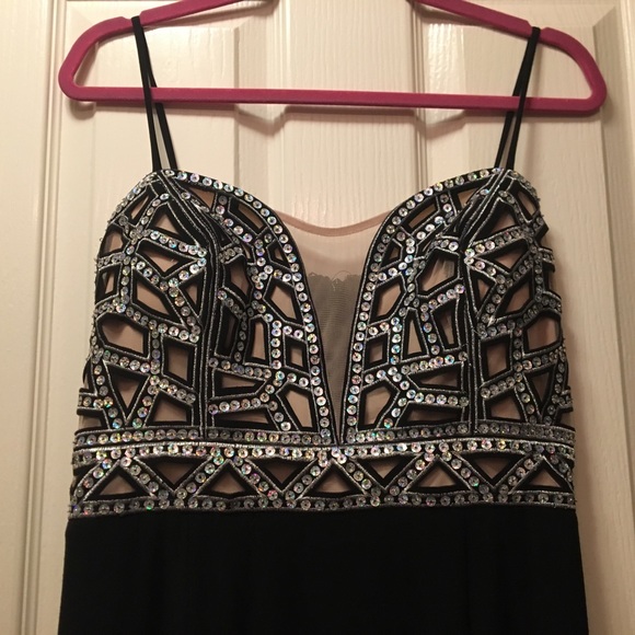 Formal/ Prom dress - Picture 2 of 6